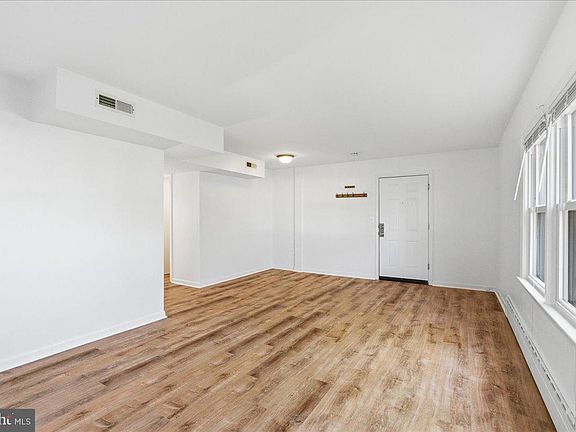 3rd image of 130 S 29th St APT 2
