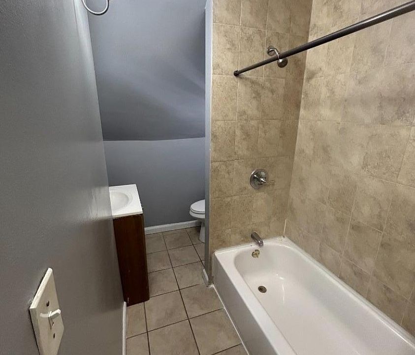 2nd image of 20 Garwood Pl #3