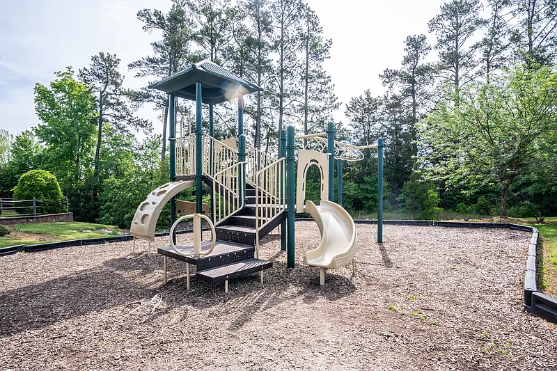 Foxridge Apartments — Photo 4