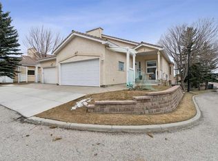 67 N Scimitar Heath NW, Calgary, AB T3L 2E1