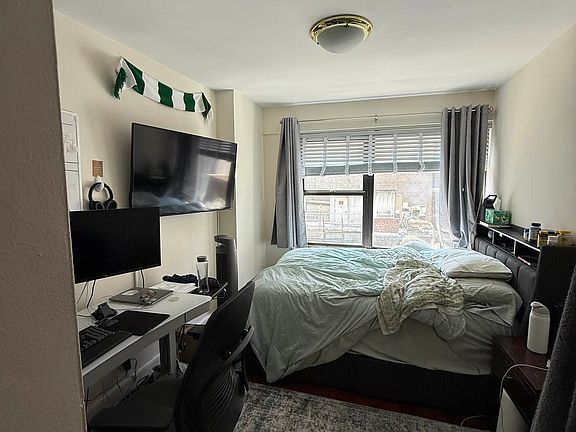 3rd image of 279 E 44th St APT 12A