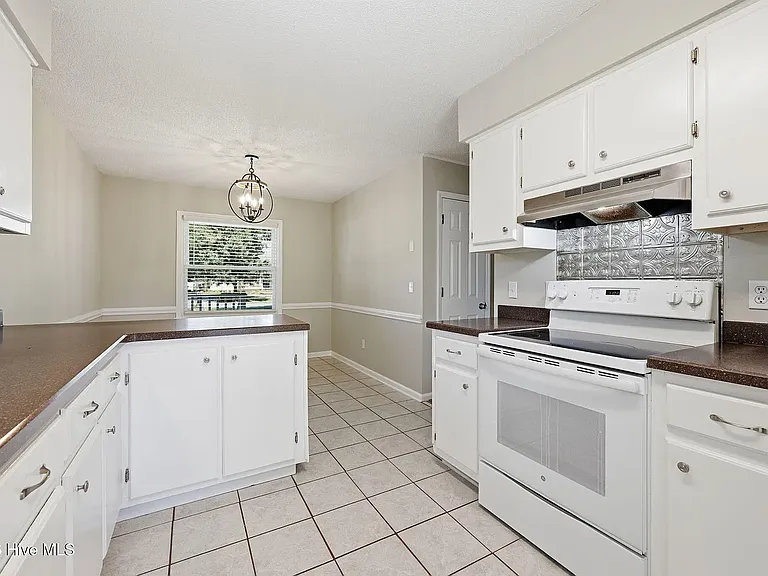 2117 Canyon Dr — Photo 29