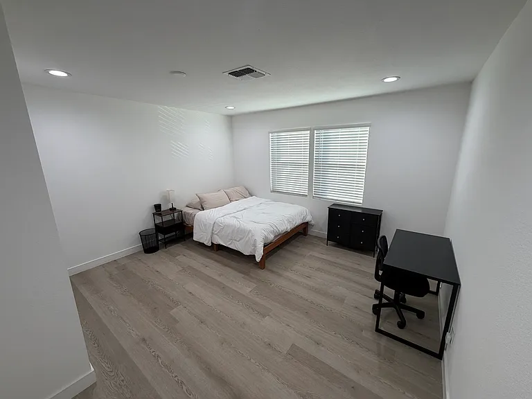 4419 Fairmont Cir — Photo 8
