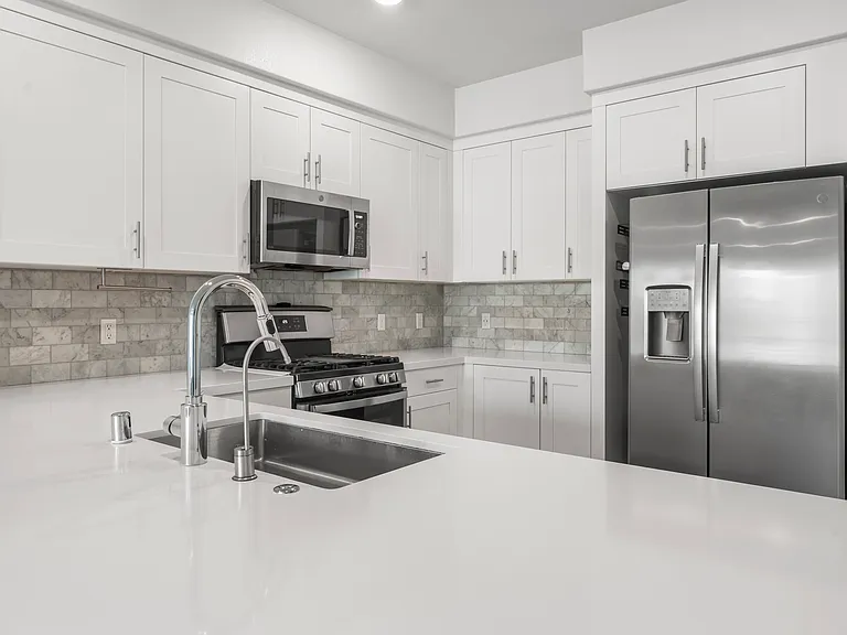 5925 Charlotte Dr #240 — Photo 7