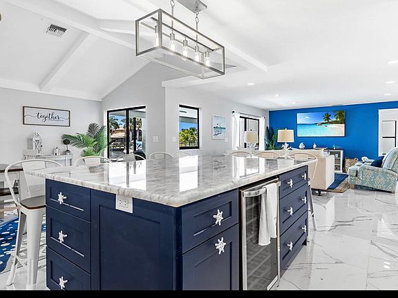 4th image of 5410 SW 24th Pl