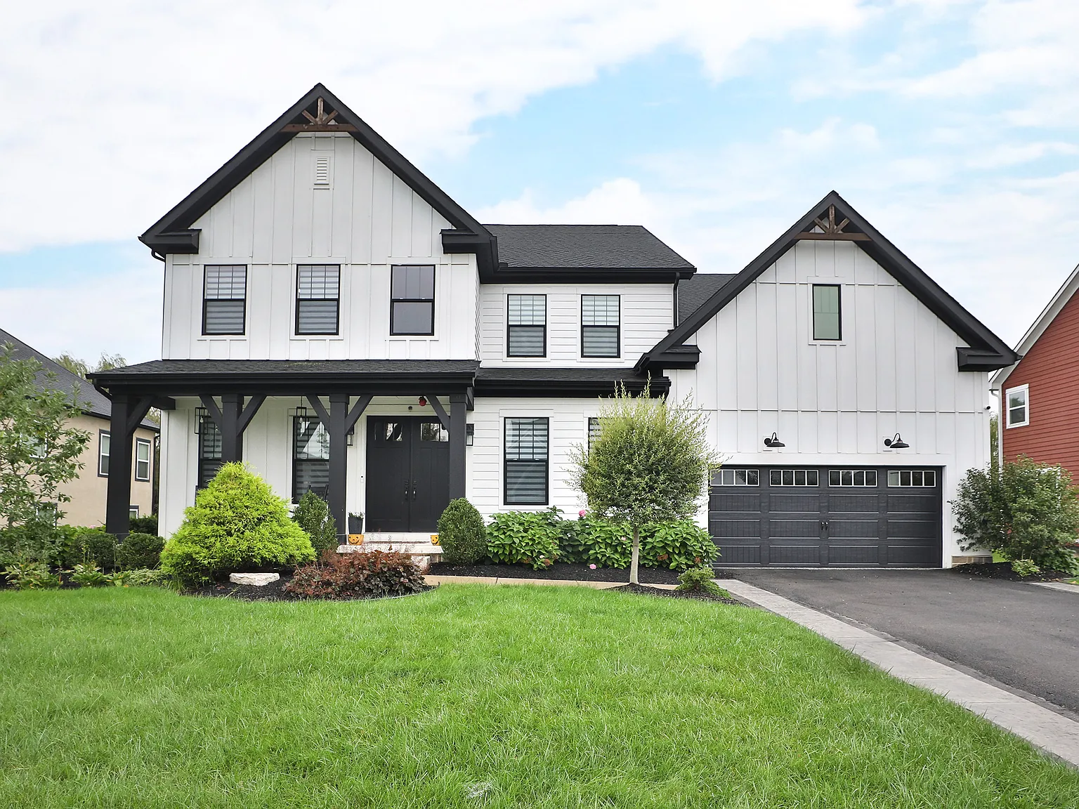 5 bed, 3888 sqft, $5,799 — Photo 3