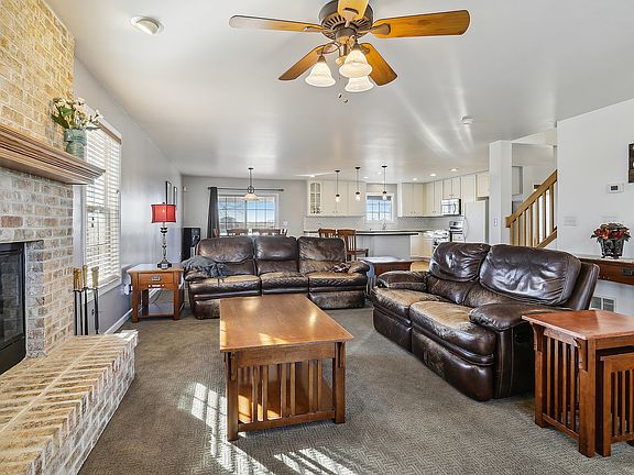 5th image of 15863 Rolland Dr