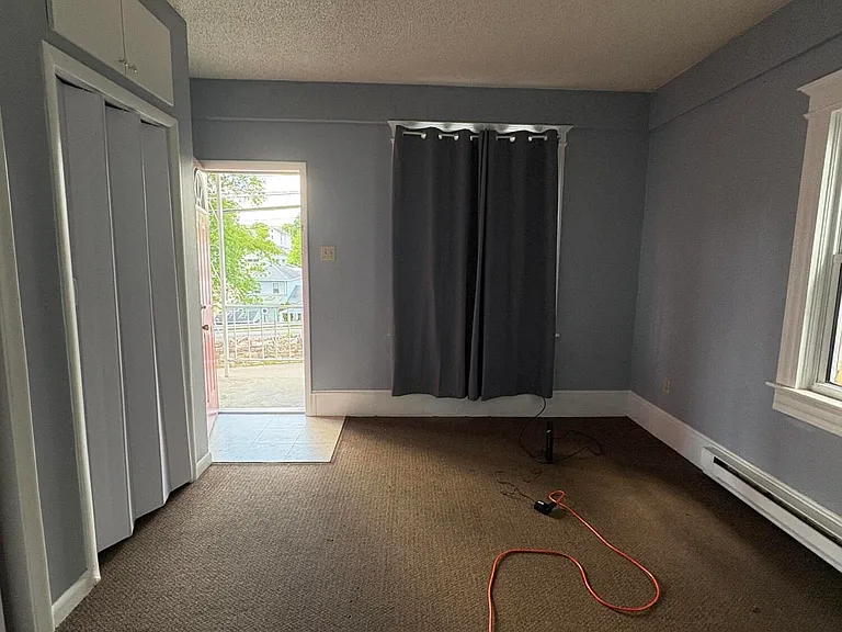 52 Diamond Ave — Photo 2