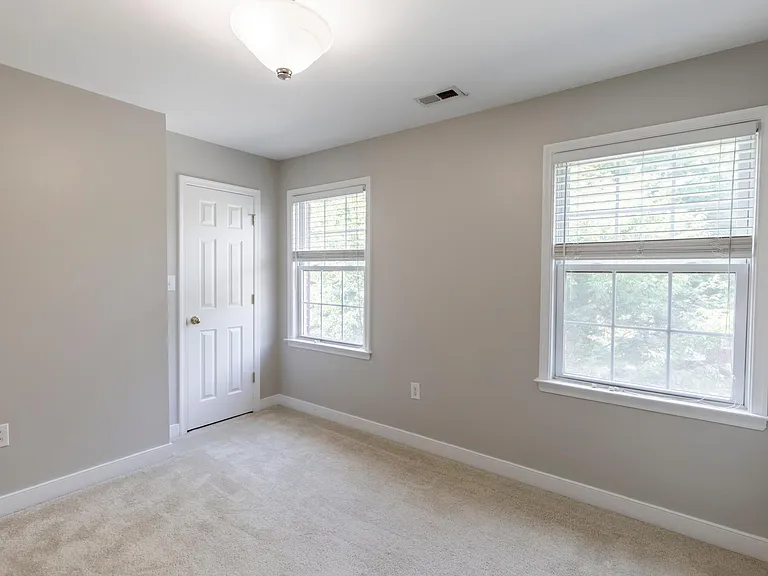 1716 Lakeview Ave — Photo 8