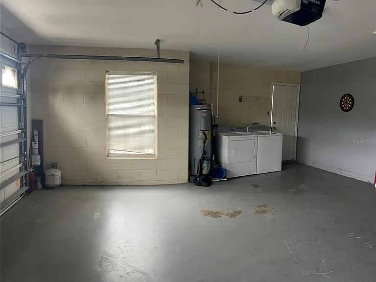 8121 Fan Palm Way — Photo 32