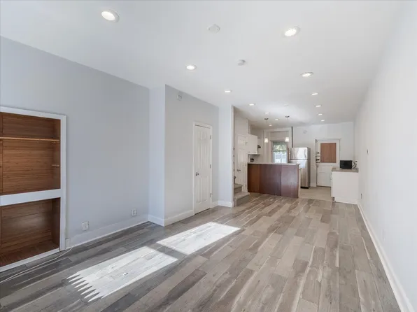 23 Osborn St, Philadelphia, PA 19128