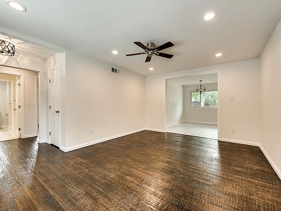 5th image of 303 N Anna Dr
