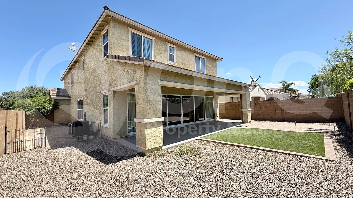 4 bed, 4.5 bath, 3673 sqft, $3,150 — Photo 4