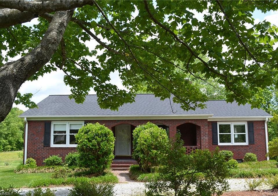 1st image of 200 Barden Dr