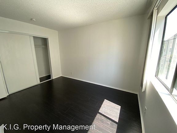 3rd image of 827 S Wilton Pl APT 205