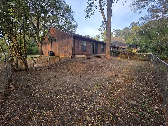 Fully enclosed backyard