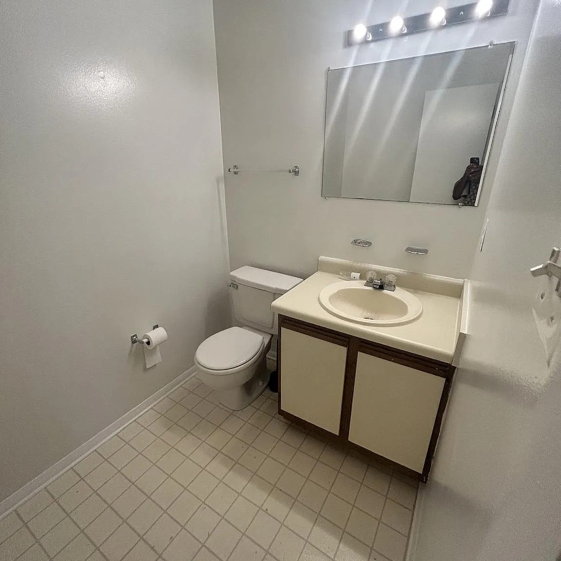 3 bed, 4.0 bath, 2260 sqft, $3,000 — Photo 4