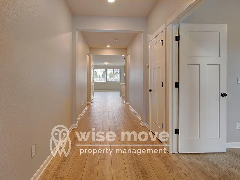 811 SW 4th Ave — Photo 3