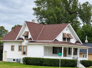 746 W 9th St, Fremont, NE 68025
