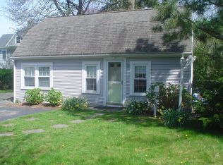 8 5th Ave, Narragansett, RI 02882