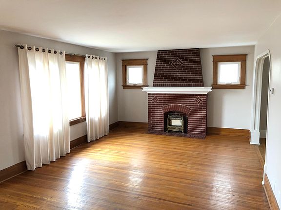 5th image of 327 Windermere Blvd #2