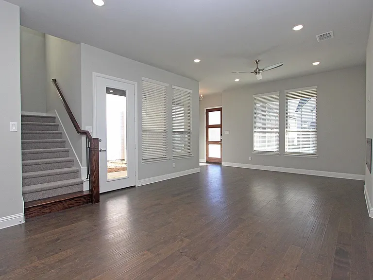 4127 Runway Mews — Photo 8