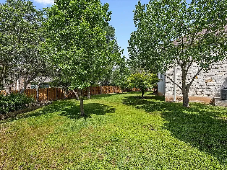 10700 Hastings Ln — Photo 35