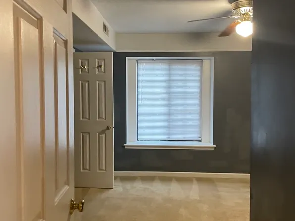 1004 Amber Ridge Rd, Charlottesville, VA 22901