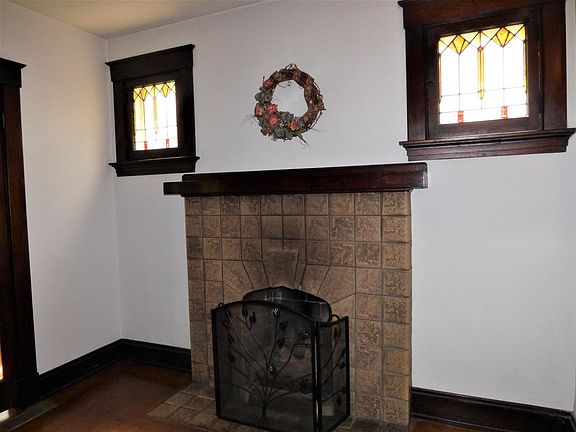 4th image of 2242 Cathedral Ave