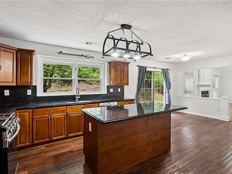 6285 Barwick Ln — Photo 10