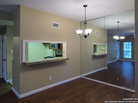 5th image of 11839 Parliament Dr #2211