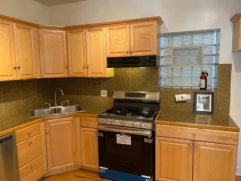stainless appliances, granite