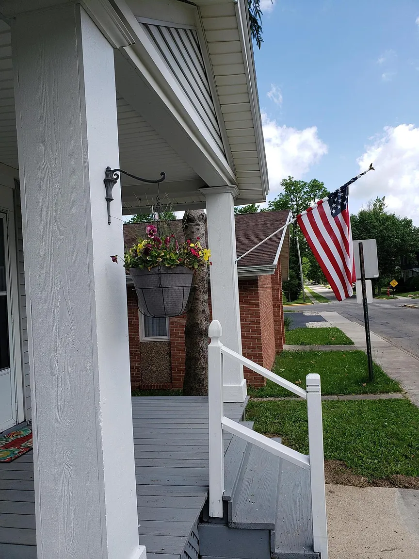 121 N Park St photo 1