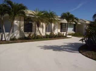 1180 Emerald Dr, Riviera Beach, FL 33404