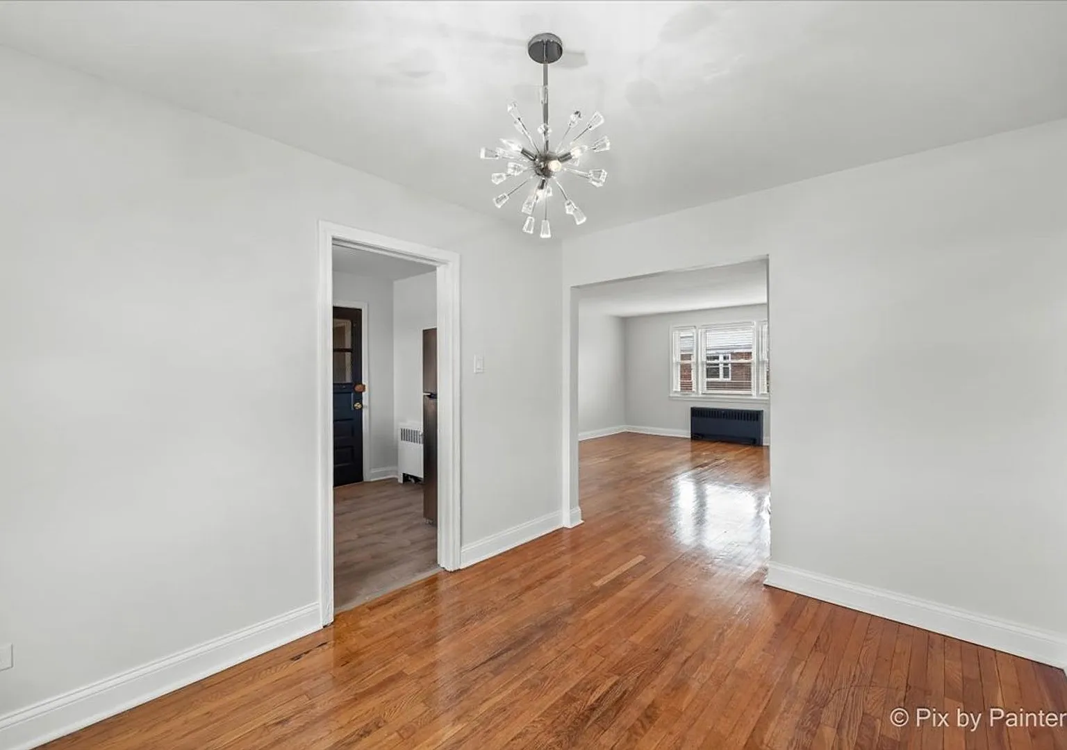 Appealing 2 Bed, 1 Bath at Berwyn + Washtenaw (Budlong Woods) — Photo 4