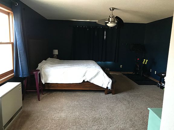 5th image of 219 Birch Dr N