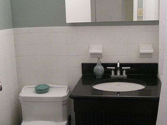 5th image of 245 E 35th St APT 10D