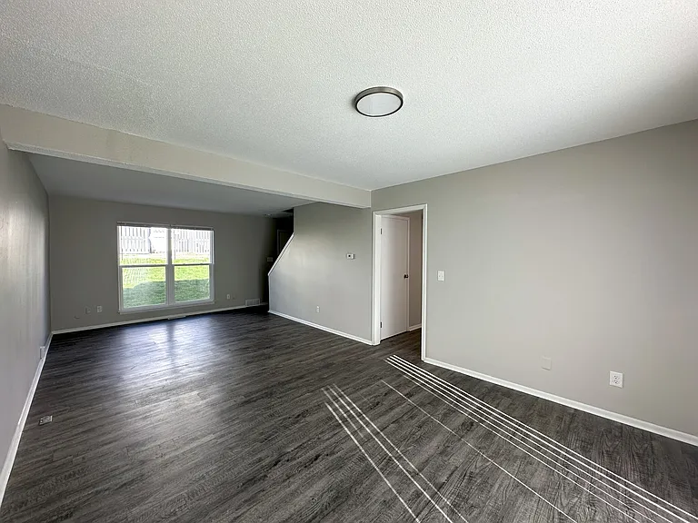 Maple Hills Apartments — Photo 17