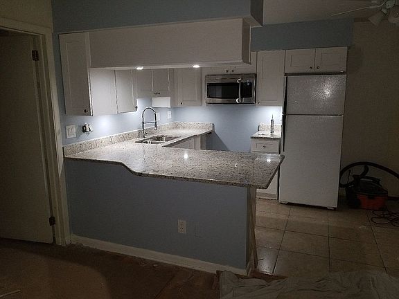 Led lighting under counter