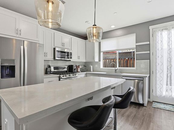5th image of 894 Brennan Way