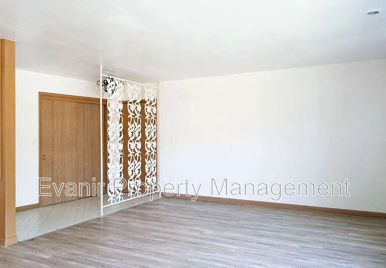 528 Heather Dr #1 — Photo 7