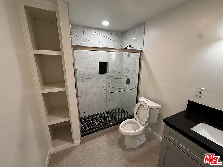 1100 Saint Louis Ave — Photo 6