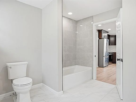 5th image of 113-115 Liberty St #1