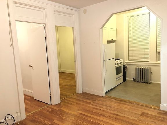 3rd image of 31-33 33rd St #D1