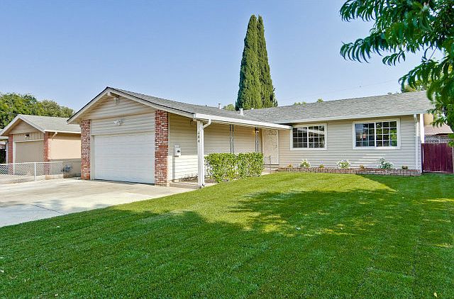 1st image of 384 Indian Broom Dr