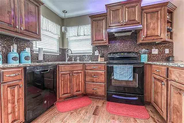 2125 Birch St — Photo 10