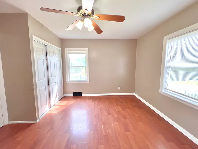 509 Royal Ave — Photo 9