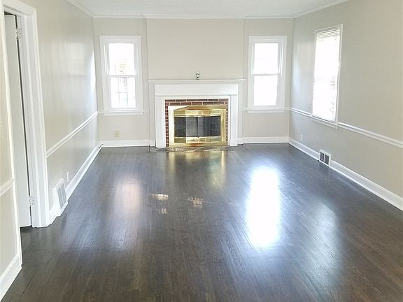 4th image of 208 Oak Knolls Ave