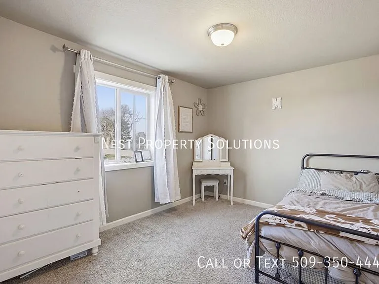 1111 Hilltop Ave NE — Photo 23