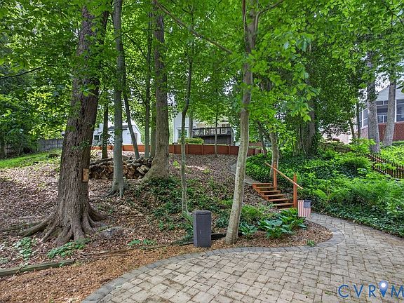5th image of 8116 Braxton Ct